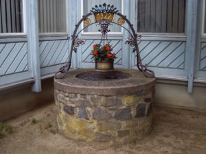 Brunnen auf dem Tanzhof Berstadt