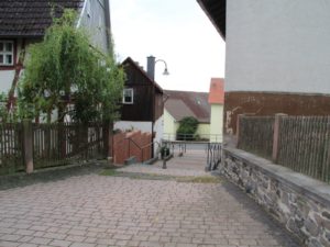 Kirchplatz Berstadt - Treppe zur Oberpforte